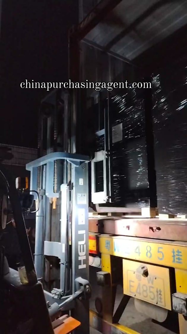 loading containers
consolidated all different products together for our customer
#sourcingagent
#chinasourcingagent 
#shenzhen #shenzhenagent 
#chinapurchasingagent 
#hongkong 
#hongkongagent